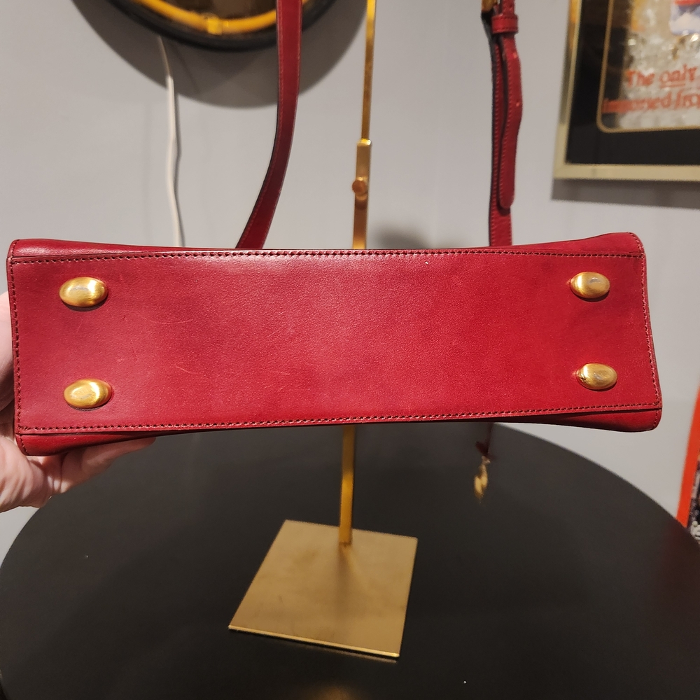 Dana Buchman PROJECT Red Shoulder Bag with Gold Accents - Picture 4 of 6